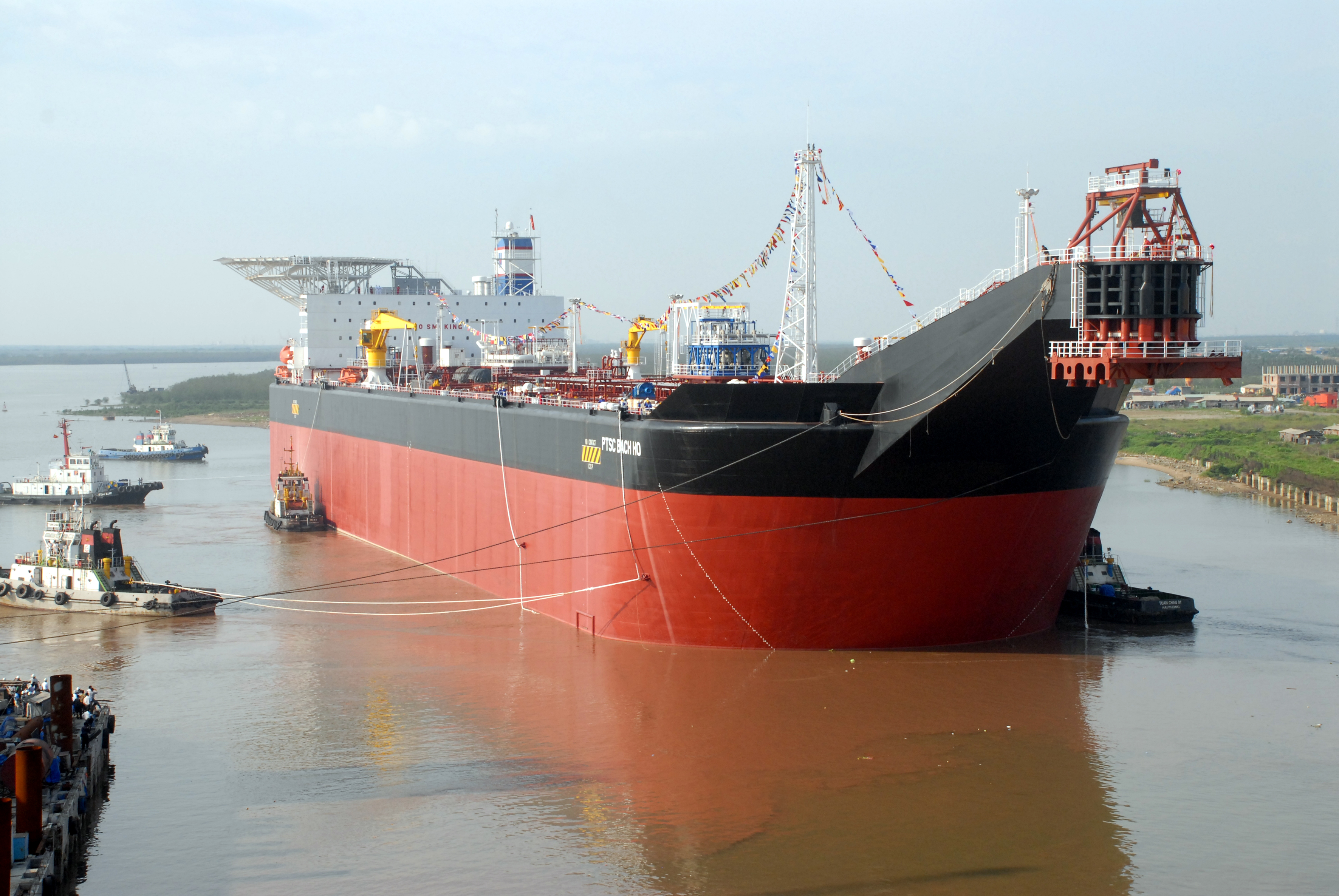 Xuất bến kho nổi chứa xuất dầu FSO-5 trọng tải 150.000 DWT